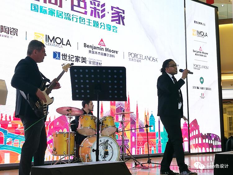 1487233028409146.jpg 開場前請(qǐng)了外國著名樂隊(duì)藝演.jpg